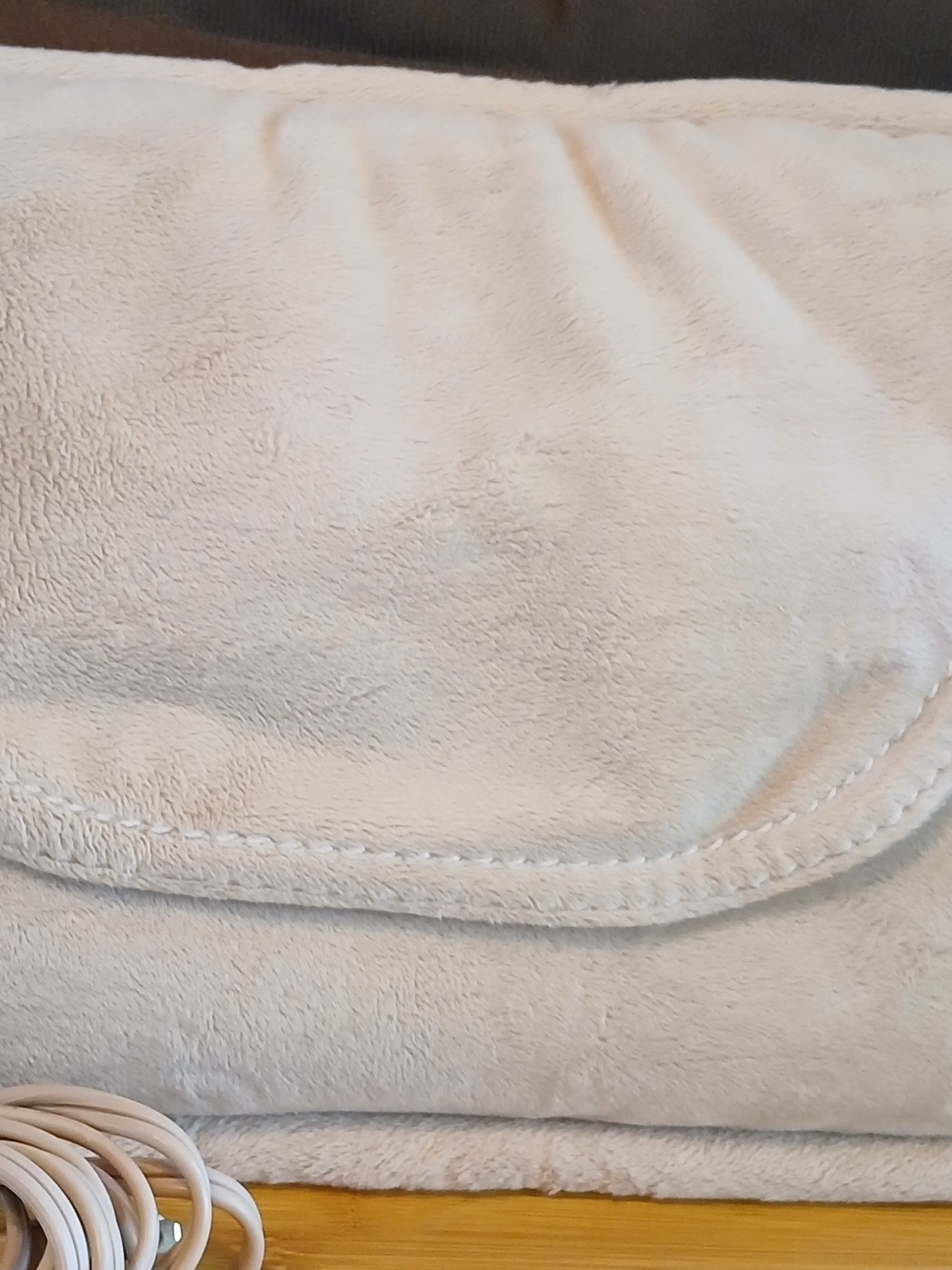 Shiatsu Cream Colored Suede Massage Pillow W/Heat By Homedics Excellent Clean